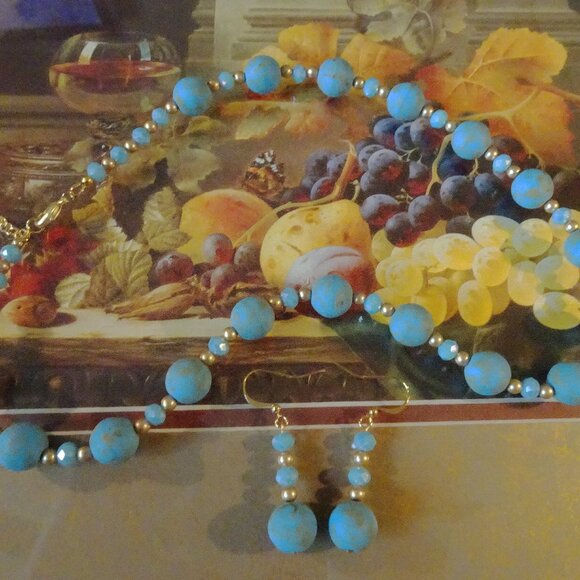 Necklace and earring set handmade from sky-blue Czech Picasso beads - Picture 4 of 10